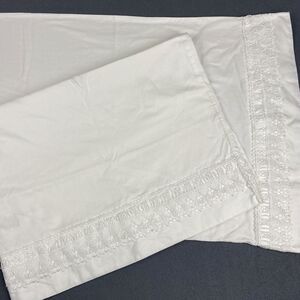 Hometrends Set 2 Queen PillowCases White Cotton Lace Trim Cottagecore Country